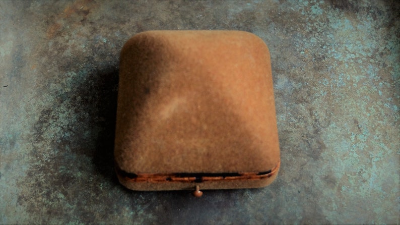 Antique ring box Jewelry Storage