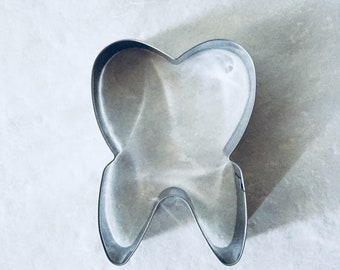 Tooth Cookie Cutter 2 Cusp