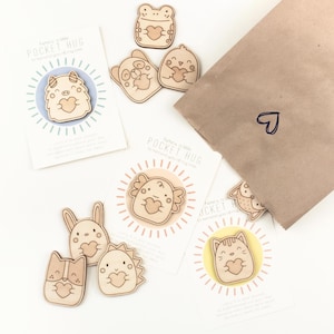 Animal Pocket Hug: Baltic Birch Wood Thinking of You Token