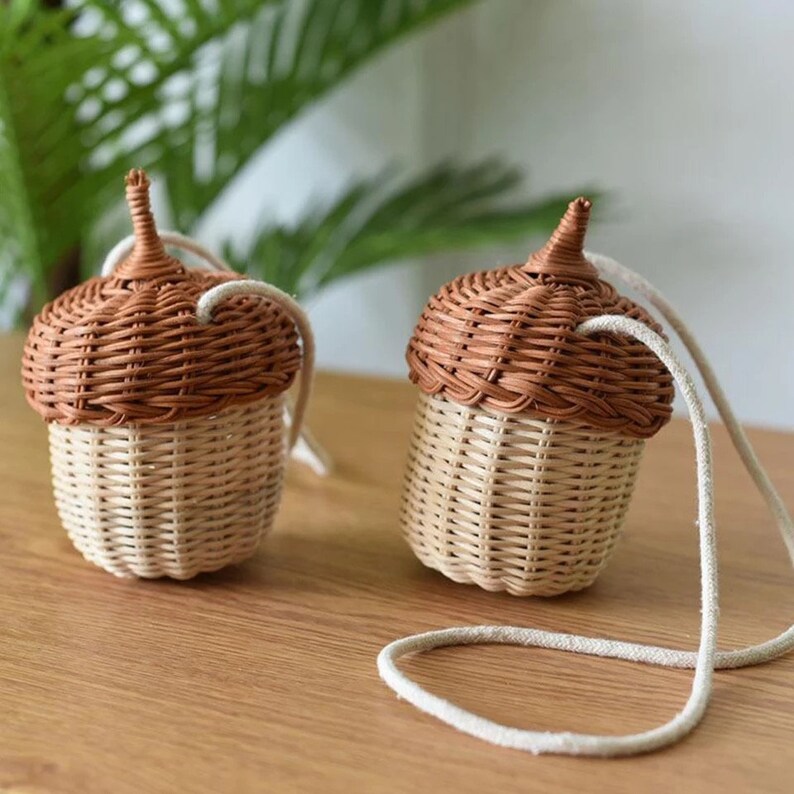 NEW!!! Toddler Rattan acorn bag cute bucket and shoulder bag. Very small tiny bag. 