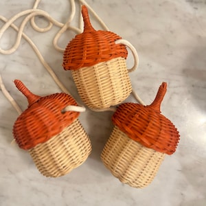 NEW!!! Toddler Rattan acorn bag cute bucket and shoulder bag. Very small tiny bag.