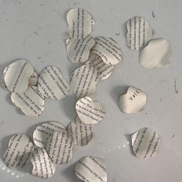 Book page Rose Petals - Wedding Decor