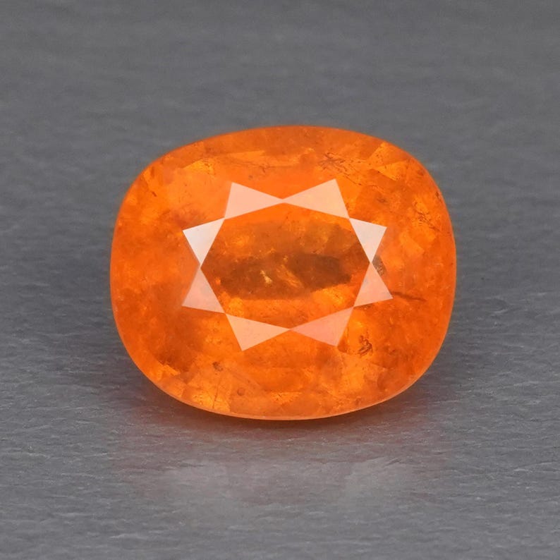 Pierres roulées en sodalite orange de Namibie - AA - Natur'O Pierres