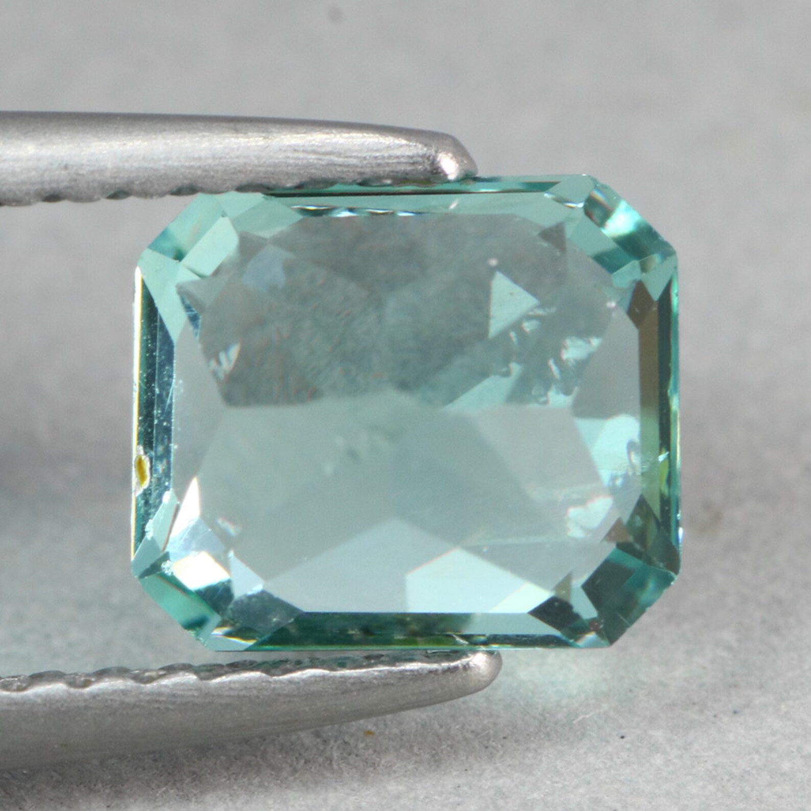 Pierre D'Apatite Naturelle 1.20ct AAA Qualité Exceptionnelle - Non Montée, Neuf Sans Emballage