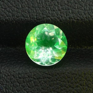 0.92 CT World-class Rare Gemstone Unheated 100% Natural Color Change Hyalite Opal