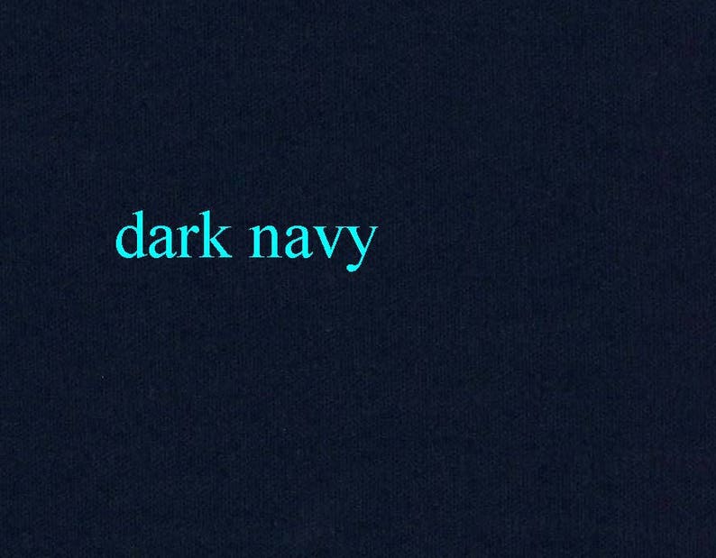 K&ouml;nnte beinhalten: Ein Stoffmuster in Dunkelblau. Der Text "dark navy" ist in Hellblau auf den Stoff gedruckt.