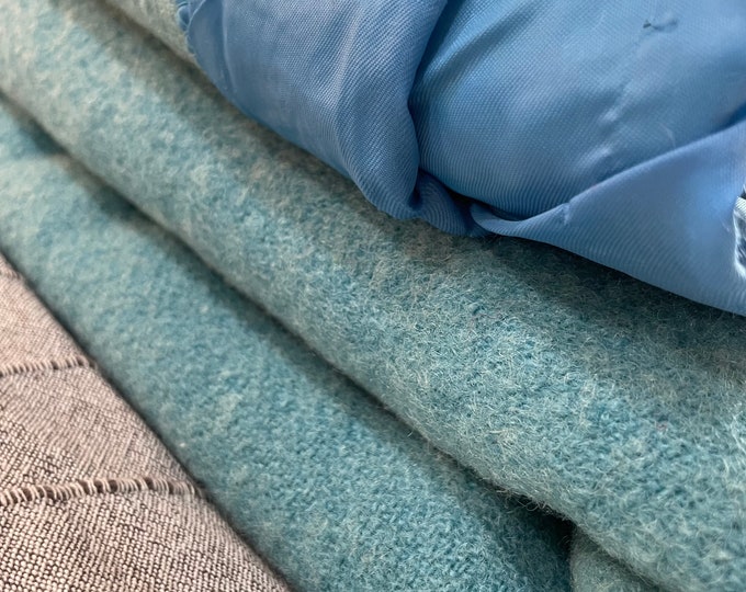 Vintage Simpsons  Pure Virgin Wool Blanket. 53" x 57.5". Teal. Couverture Avon House