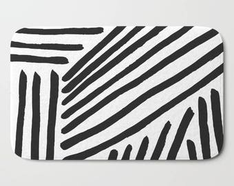 Black and White Bath Mat, Bath Rug, Bath Mats, Bathroom Mat, Bathroom Decor, Housewarming Gift, bathroom accessories, dorm bath mat