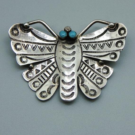 Wonderful Vintage Native American Navajo Sleeping Beauty Turquoise Sterling Silver Pin Wonderful Vintage Native American Navajo Sleeping Beauty Turquoise Sterling Silver Pin