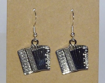 Accordion earrings - ear hangers charm pendant tibetan silver color antique music akkordeon accordeon