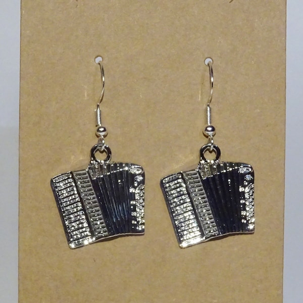 Accordion earrings - ear hangers charm pendant tibetan silver color antique music akkordeon accordeon