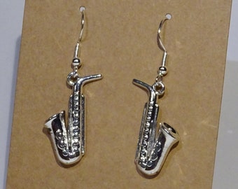 Saxophone earrings - ear pendants charm pendant tibetan silver color antique music sax saxophone instrument