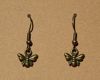 Bee earrings - ear pendants charm pendant tibetan silver color antique bumblebee keeper honey