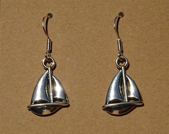 Sailing ship earrings - ear pendants charm pendant tibetan silver color antique sailing ship