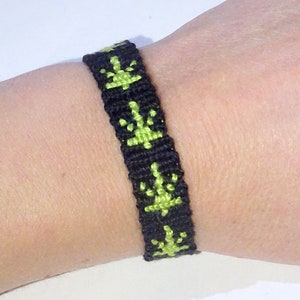 Cannabis leaf friendship bracelet - weed marijuana drug macrame hemp marijuana wristband hippie boho mochila bresilien bohemian