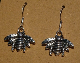 Bee earrings - ear hangers charm pendant tibetan silver color antique bumblebee keeper honey