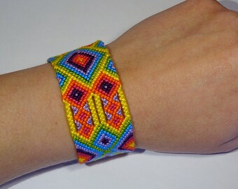 Friendship bracelet - wayuu ethnic aztec tribal macrame gypsy andean braided wristband hippie boho mochila bresilien bohemian