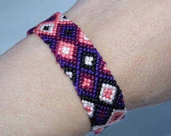 Friendship bracelet - wayuu ethnic aztec tribal macrame gypsy andean braided wristband hippie boho mochila bresilien bohemian