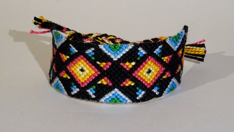 Friendship bracelet macrame, gypsy, mochila, hippie, braided, ethnic, bresilien, wayuu, tribal, folk, boho, bohemian, gift idea image 2