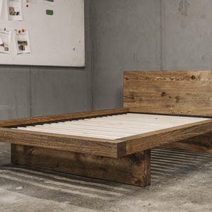 インダストリアル木製ベッド / モダンオークベッド / インダストリアル家具 / 寝室家具 / 寝室装飾 / インダストリアル木工 / オークベッド