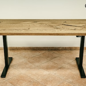 Bureau en chêne fabriqué à la main : hauteur réglable, style industriel