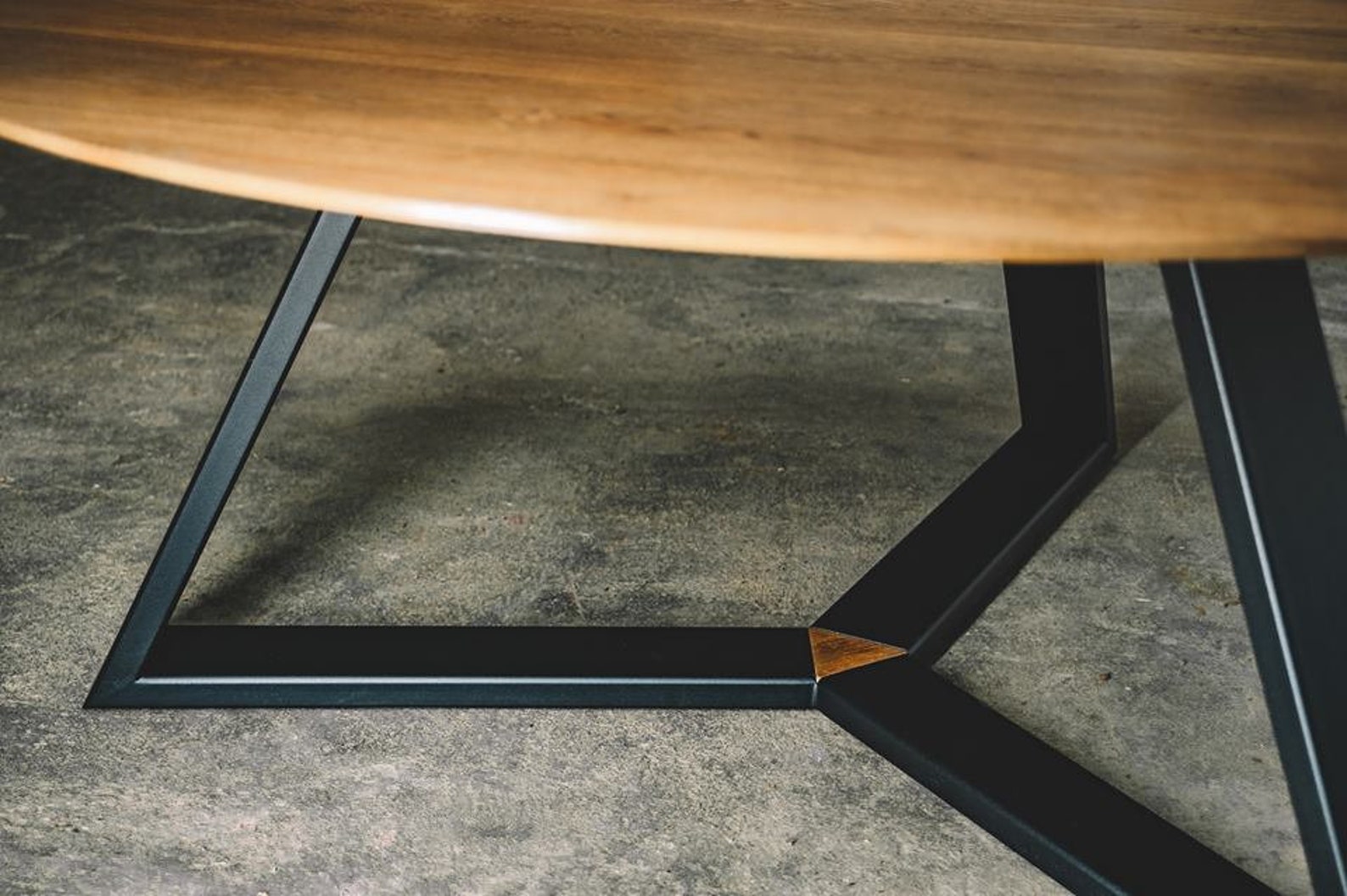 Round Dining Table / Industrial Table / Industrial Furniture ...