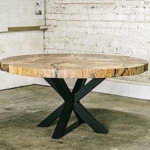 Esstisch / Industriemöbel / Holztisch / Holzmöbel / Rustikales Möbel / Wohndekor / Industrielles Dekor