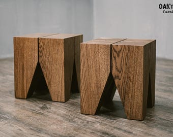 Tavolino laterale in rovere massello, tavolino d'appoggio in legno fatto a mano, mobile rustico minimalista