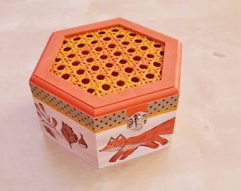 Jewelry box, surprise box.