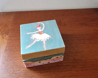 Square jewelry box