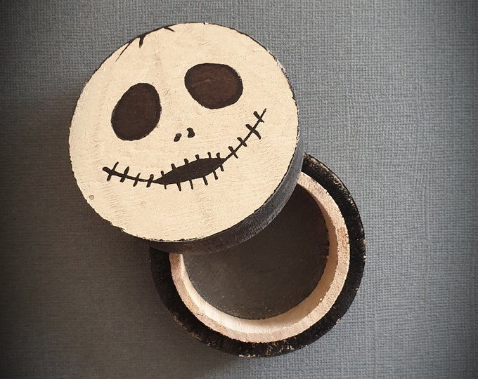 Ghost round box