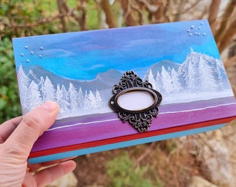Frozen wooden jewelry box, ideal and original gift