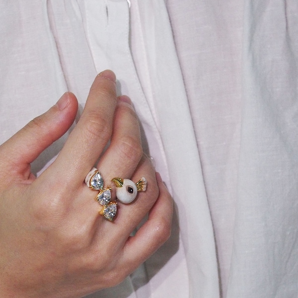 White Peacock ring, White Stone ,Bird jewellery, marylou, tropical rain forest , hugging finger ring