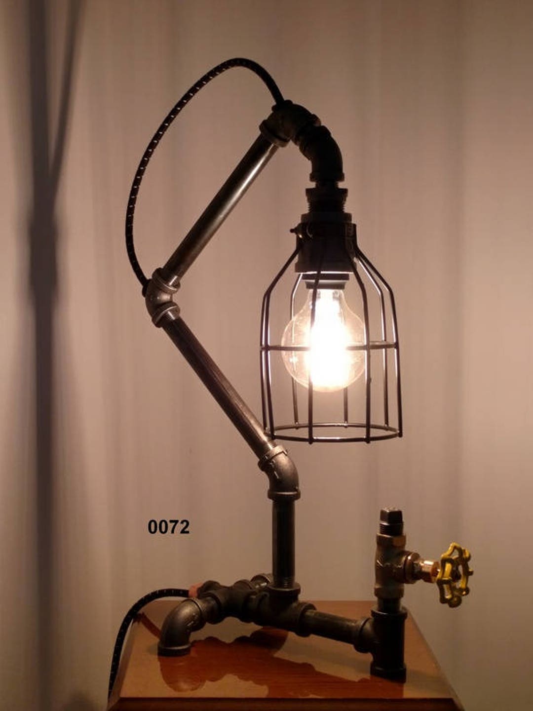 Black pipe shop table lamp