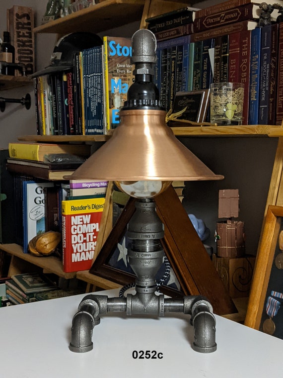 Doctor 2024 table lamp