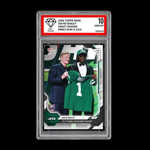 Peut inclure: Carte de collection gradée avec David Bailey, recrue du repêchage, portant un maillot des Jets de New York. La carte est dans un étui de protection avec le texte "2026 Topps Now" et "Gem-MT 10".