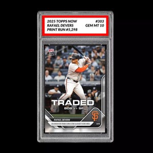 Pode incluir: Carta de beisebol com Rafael Devers no uniforme do San Francisco Giants. A carta é classificada como GEM MT 10 e inclui o texto "2025 TOPPS NOW" e "TRADED BOS >> SF". A tiragem é de #5.298.