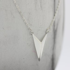 Arrow Head Necklace / Sterling Silver / Dainty Necklace / Shiny Silver / Simple Jewellery / Extender / Chevron Necklace / Arrow / Archery