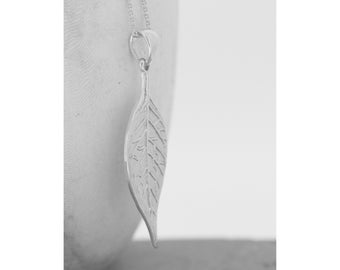 Silver Leaf Necklace / Sterling Silver / Trace Chain / Textured Silver / Wildlife / Large Leaf / Nature Jewellery / Long Leaf/Leaf Jewellery