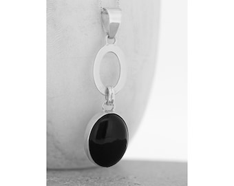 Oval Onyx Necklace / Onyx Pendant / Sterling Silver Onyx Necklace / Black Onyx Pendant / Black Stone Necklace / Black Onyx Stone / Onyx
