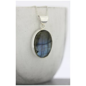 Labradorite Necklace / Oval Labradorite Pendant / Real Labradorite Pendant / Labradorite Necklace Sterling Silver / Blue Stone Pendant