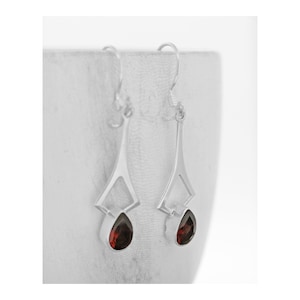 Garnet Teardrop Earrings / Cut Garnet Drop Earrings / Garnet Dangle Earrings / Garnet red Earrings / January Birthstone / Red Stone Earrings