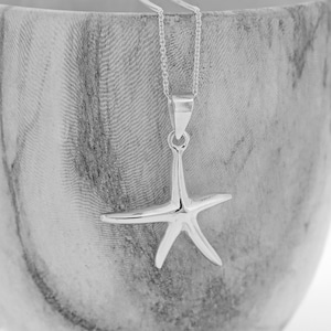 Sterling Silver Starfish Necklace / Sterling Silver Starfish Statement Necklace / Starfish Pendant / Minimalist Jewellery / Simple Jewellery