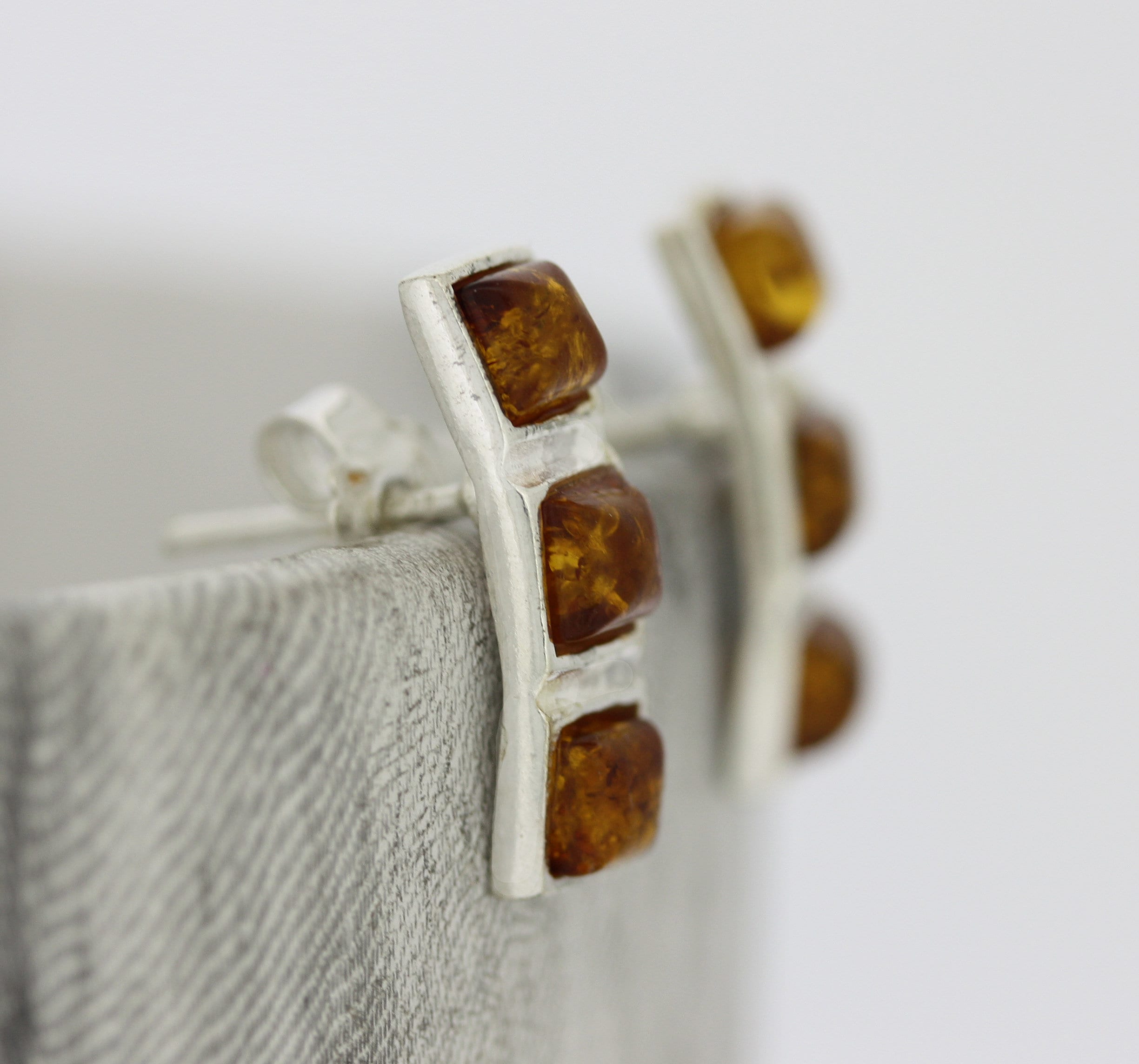 Orecchini rettangolari a leva in ambra baltica color cognac/marrone, argento sterling 926 - Resina fossile naturale e autentica proveniente dalla Polonia - Italia