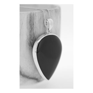 Collier onyx en forme de larme / pendentif onyx / collier onyx en argent sterling / pendentif onyx noir / collier pierre noire / pierre onyx noire / onyx