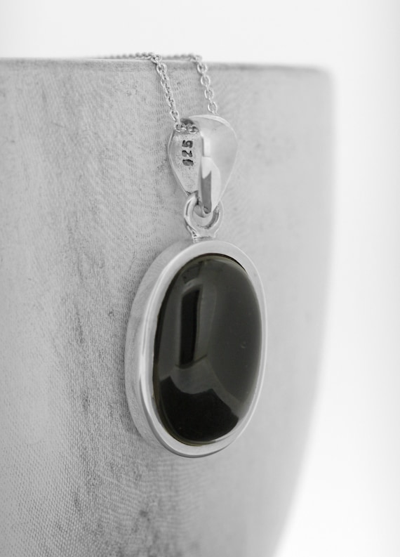 Onyx Pendant / Small Oval Necklace / Sterling Silver/ Natural Stone /  Dainty / December Birthstone / Trace Chain / Real Onyx / Onyx Quartz - Etsy