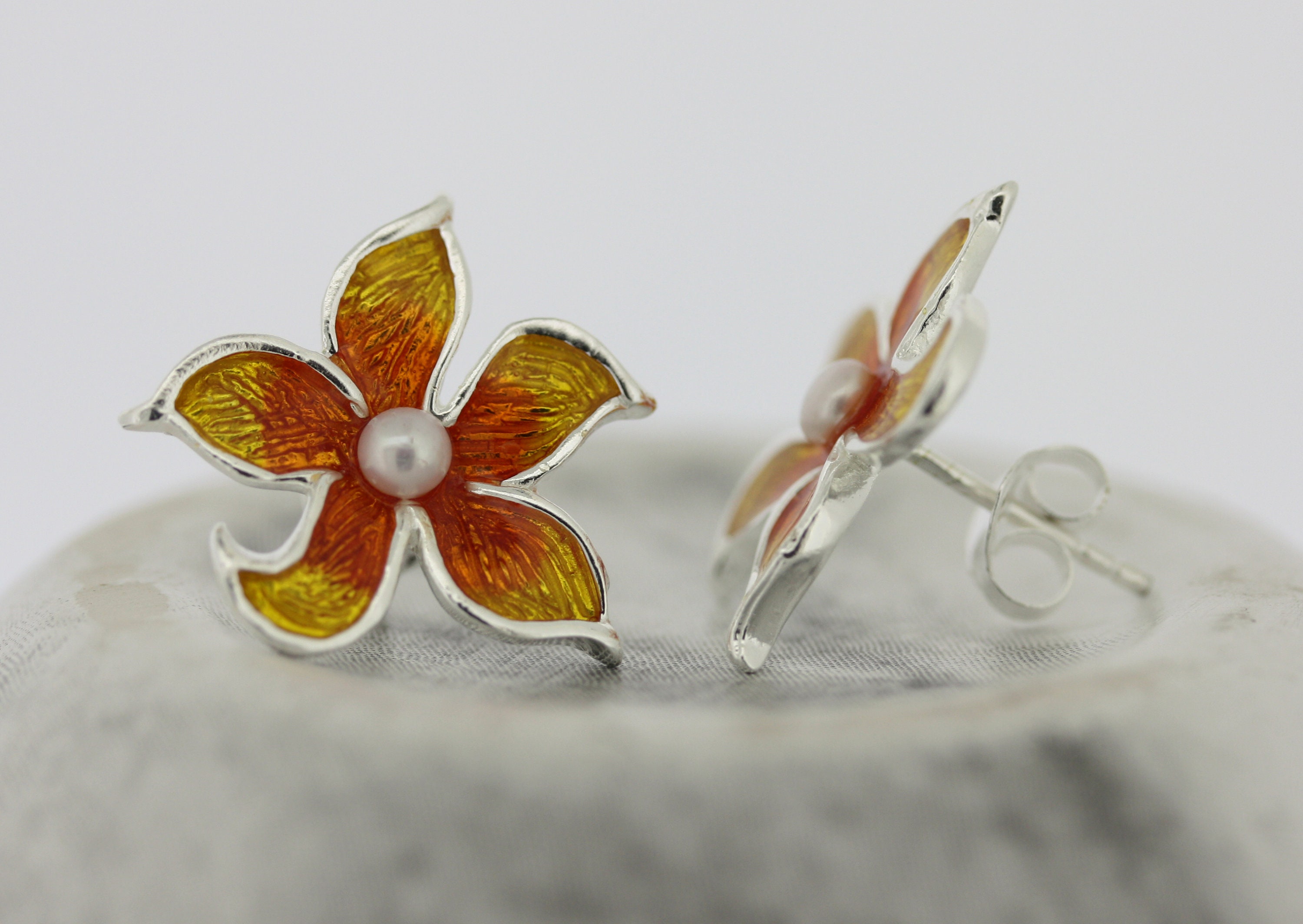 Eny Lee Parker Pearl Flower Studs
