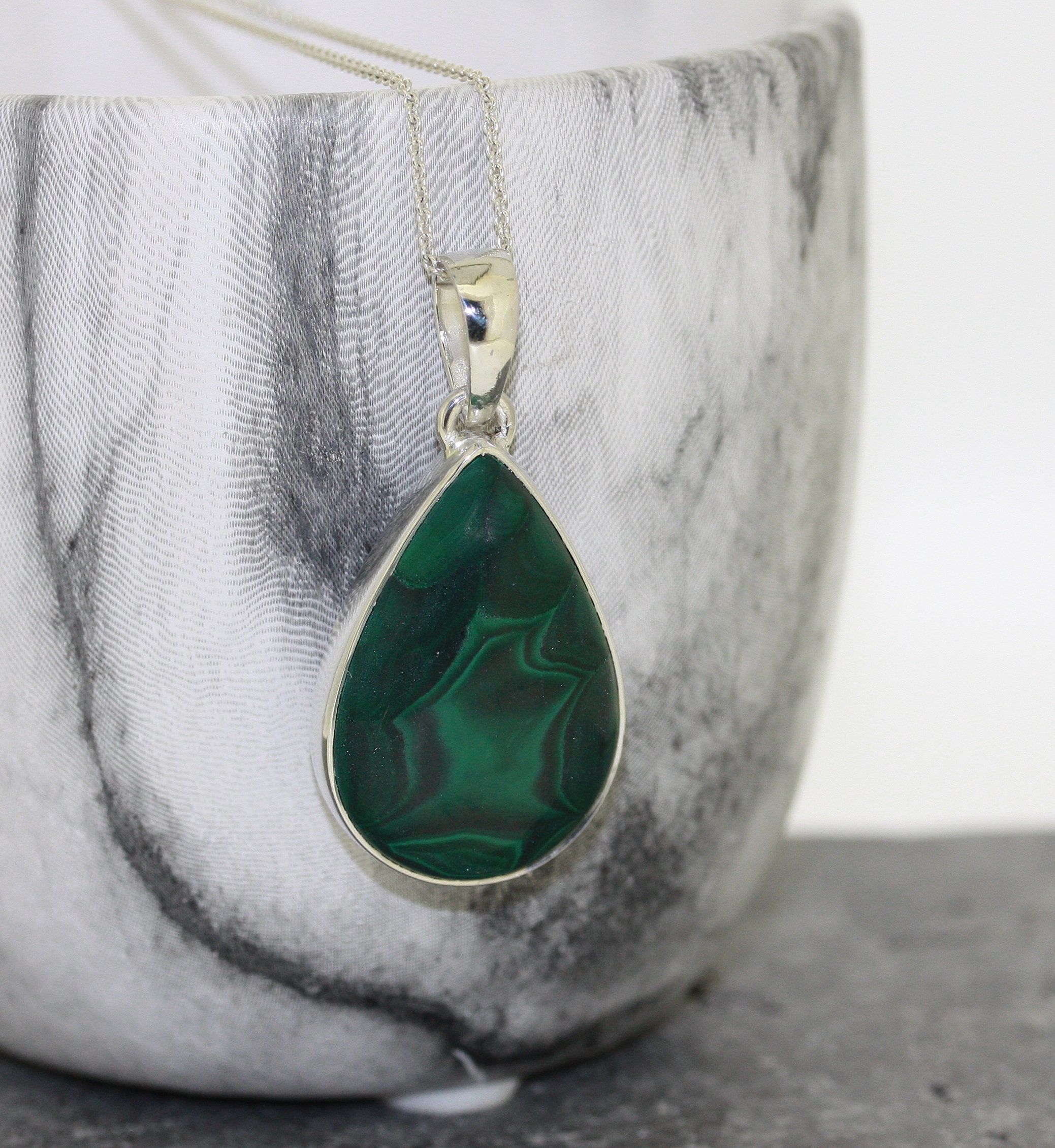 CRAFTD London ネックレス MALACHITE CLOVERSTONE PENDANT Malachite Clover Stone Pendant (Gold)