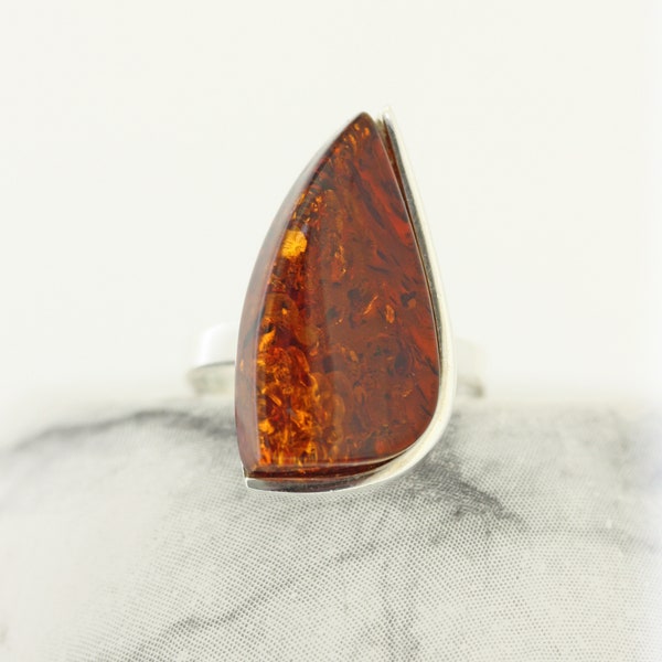 Cognac Amber Ring / Triangle Amber Ring Size M 1/2 / Sterling Silver Amber Ring / Free Shaped Amber Ring / Baltic Amber Cabochon Ring