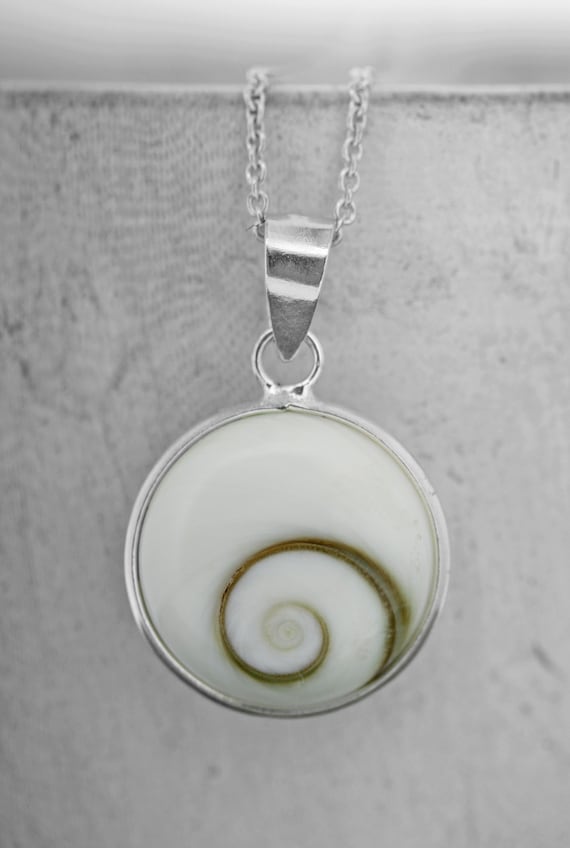 Small Round Shell Necklace Shiva Shell Necklace Shiva Eye